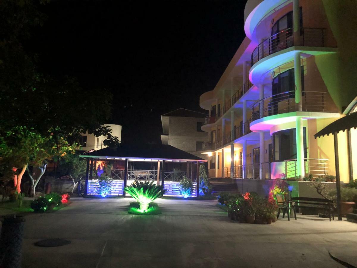 Hotel Danelyan Πιτσούντα Εξωτερικό φωτογραφία